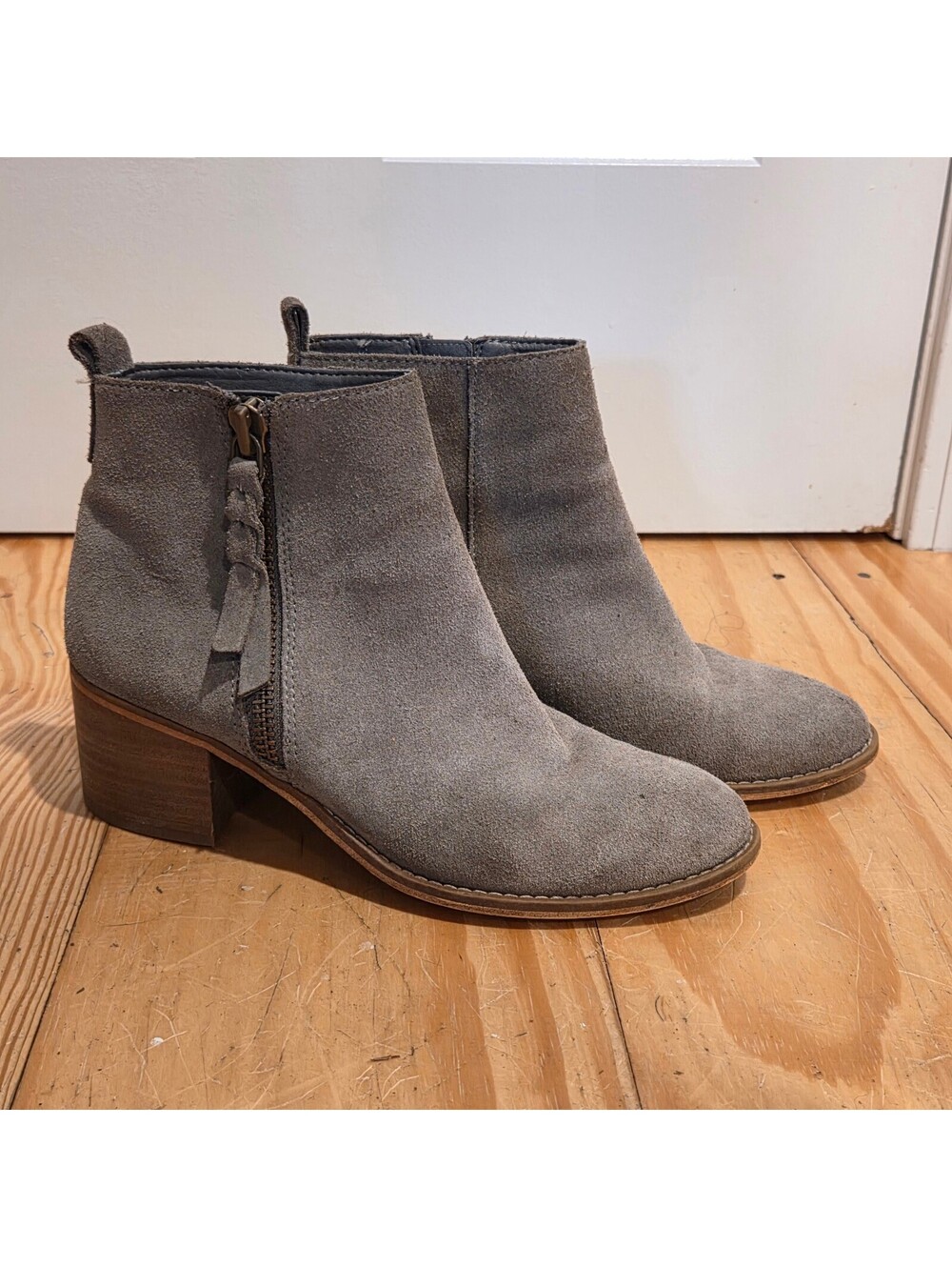 Gray Suede Ankle Boots with Block Heel and Side Zipper